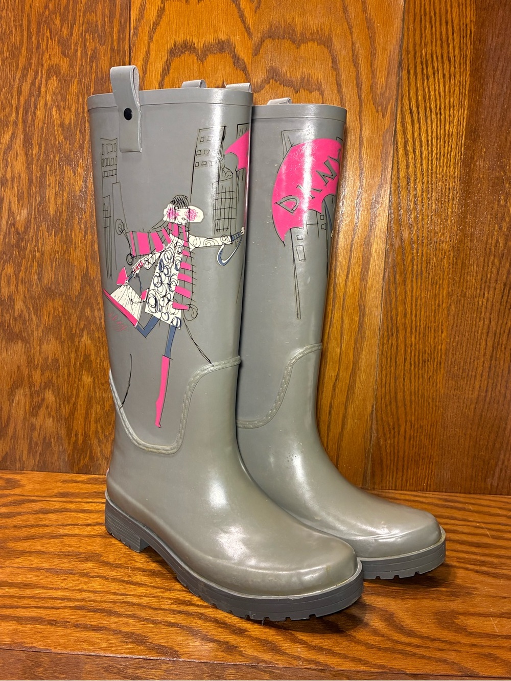 DKNY RAIN Graphic Gray Rubber Rain Boots Waterproof Pink Accent Women’s 8